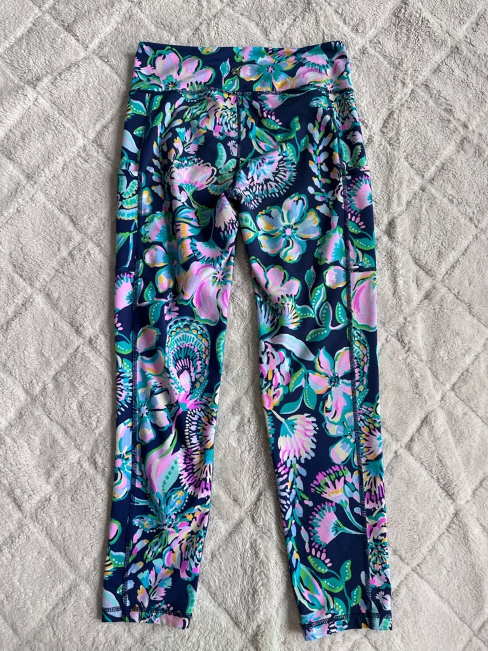 Lilly Pulitzer | Pineapple Par Luxletic Weekender Mid-rise Leggings | Size Small - Picture 3 of 12